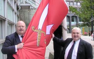 Eric Pickles dreams of ways to deal with pesky journalists #1: The Scimitar
