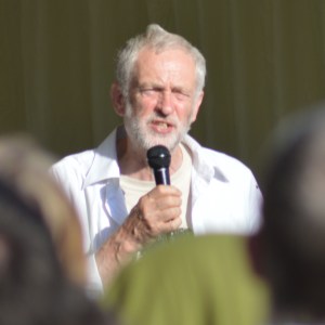 Jeremy_Corbyn,_Tolpuddle_2015